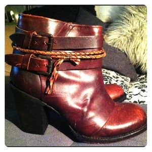 NWT Steve Madden "Freebird" booties